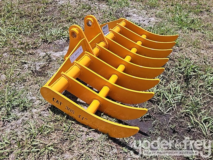 2026-caterpillar-305-image-1