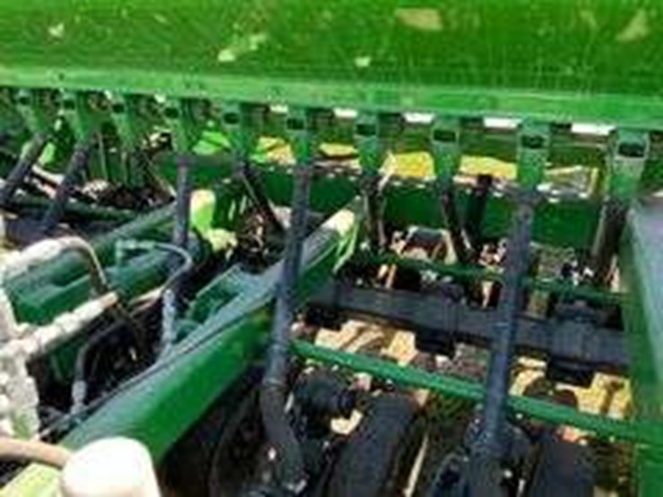 john-deere-1590-image-10