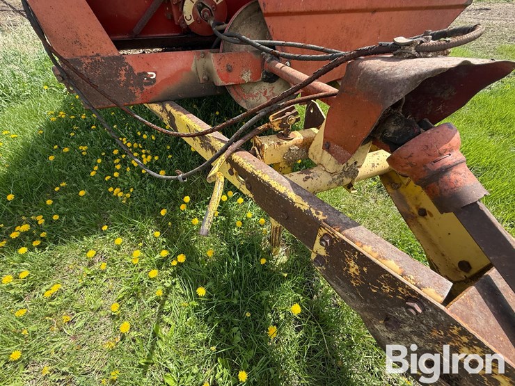 new-holland-519-image-10