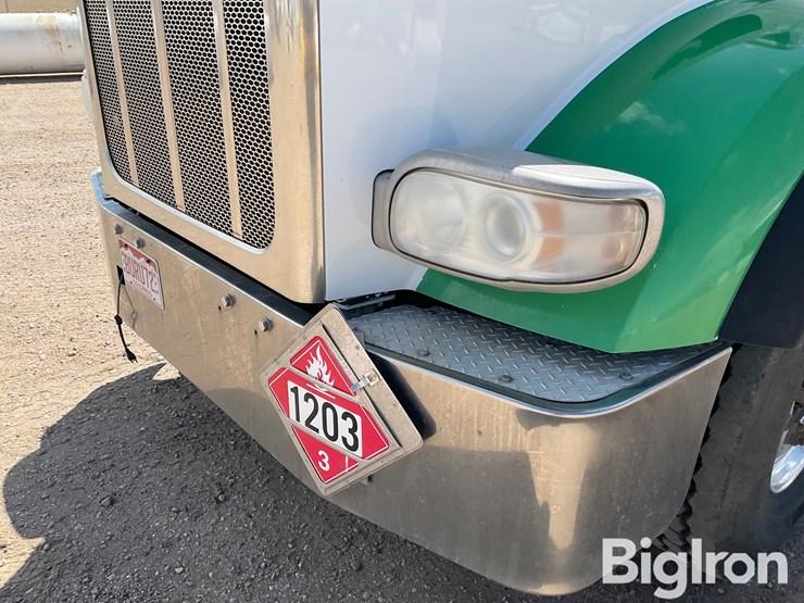 2015-peterbilt-567-image-15