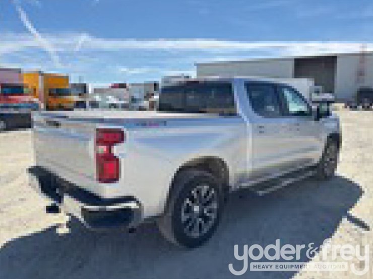 2022-chevrolet-1500-image-3