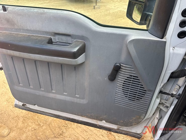 2015-ford-f250-xl-image-28