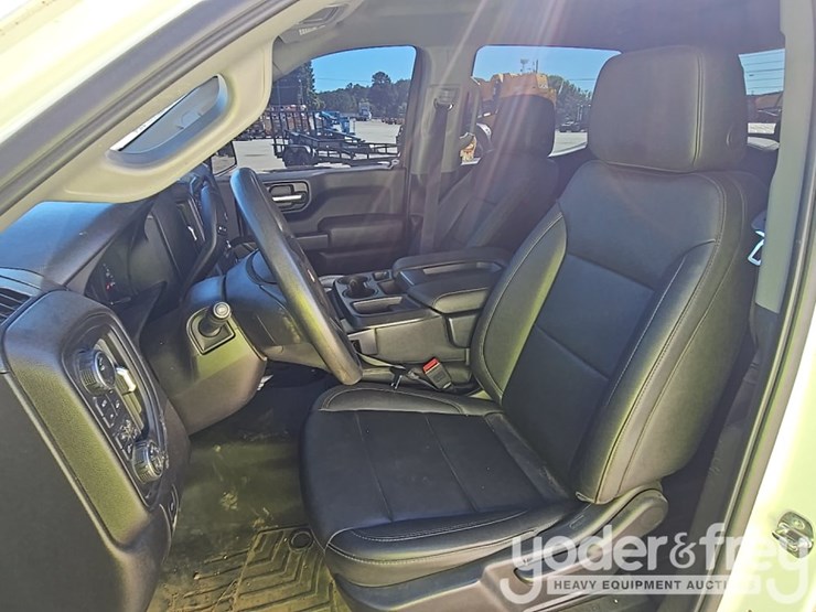 2022-chevrolet-silverado-1500-image-40