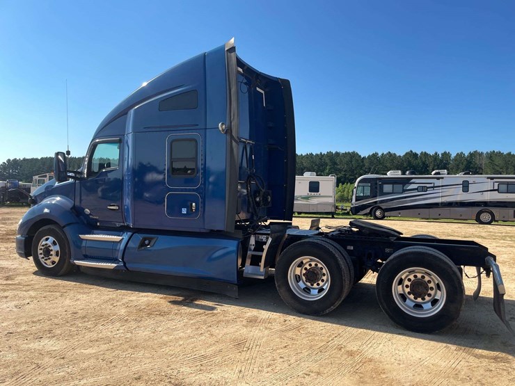 2018-kenworth-t680-image-2