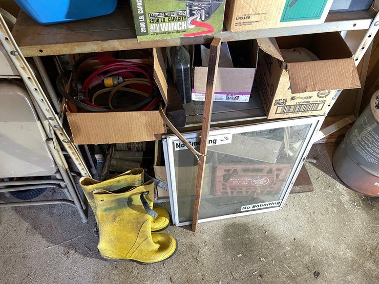 #7012-•-metal-shelf-and-contents-image-5