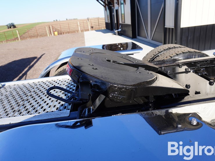 2015-kenworth-t680-image-14
