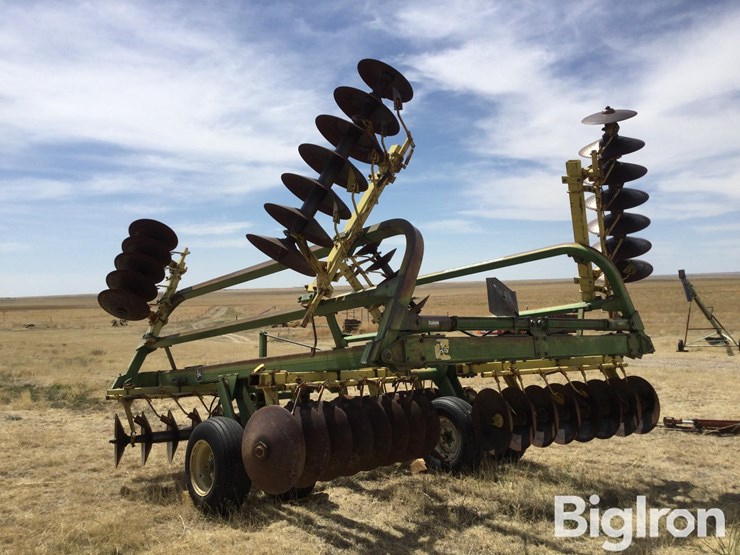 john-deere-230-image-7