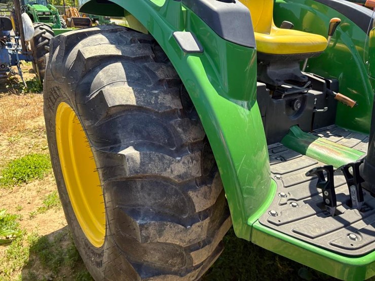 2019-john-deere-4044m-image-7