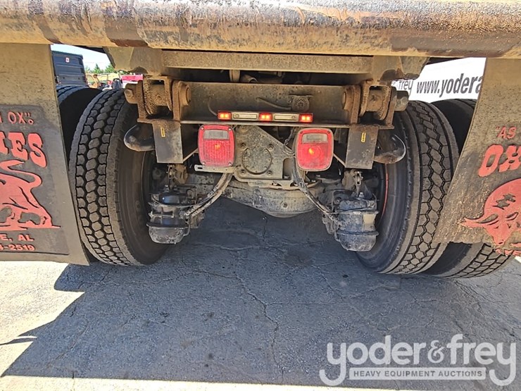 2021-mack-gr64f-image-31