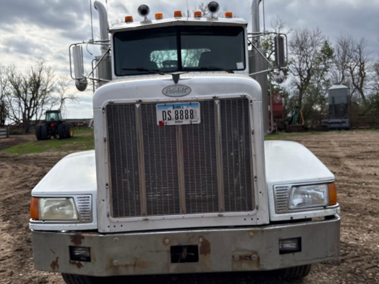 1989-peterbilt-377-image-3