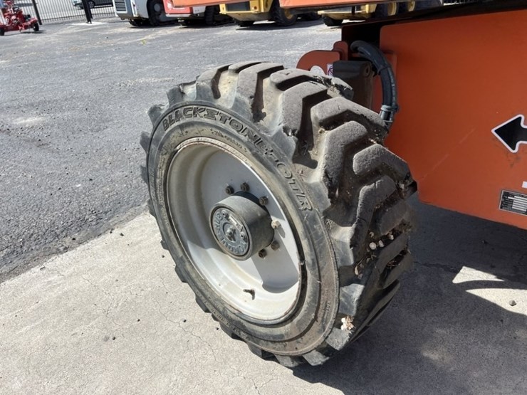 2013-jlg-600s-image-13