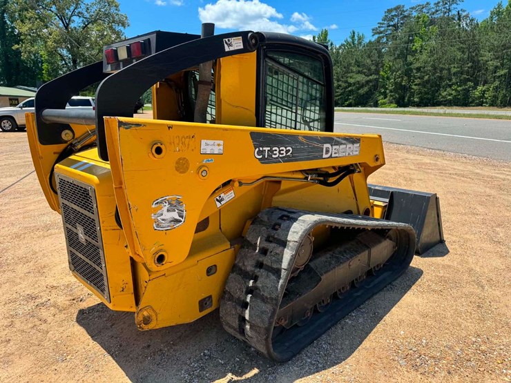 2009-deere-ct332-image-4