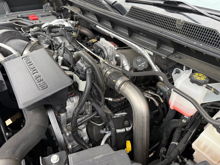 2024-chevrolet-3500-image-15