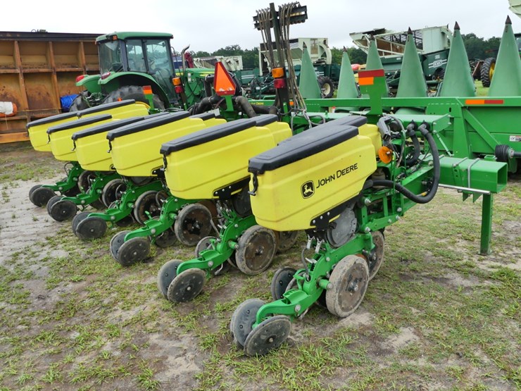 john-deere-1705-image-1