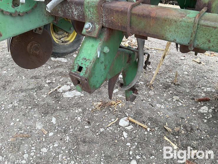 john-deere-7000-image-10