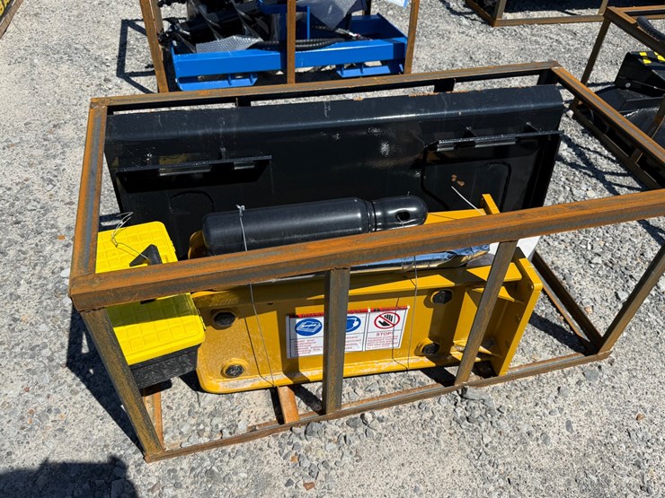 #45362-•-unused-agt-pd680-hydraulic-hammer-pd680pz26020502a-image-3
