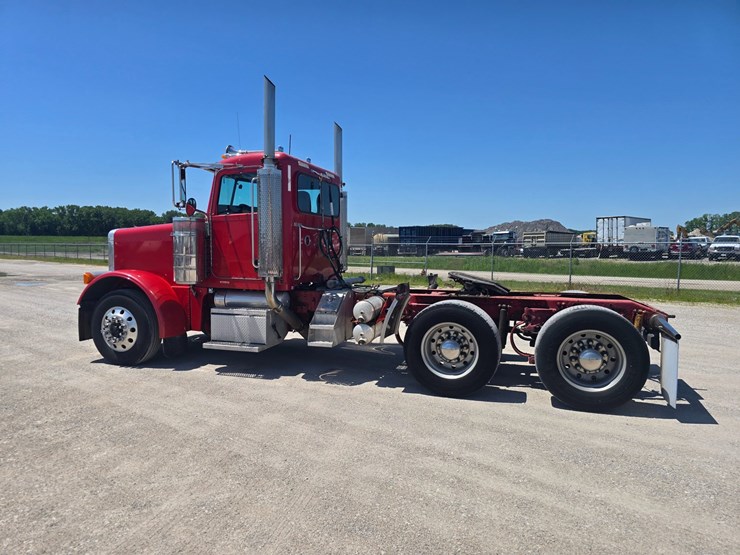 2007-peterbilt-379-image-10