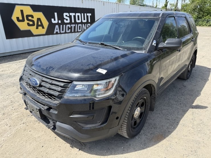 2017-ford-explorer-image-1