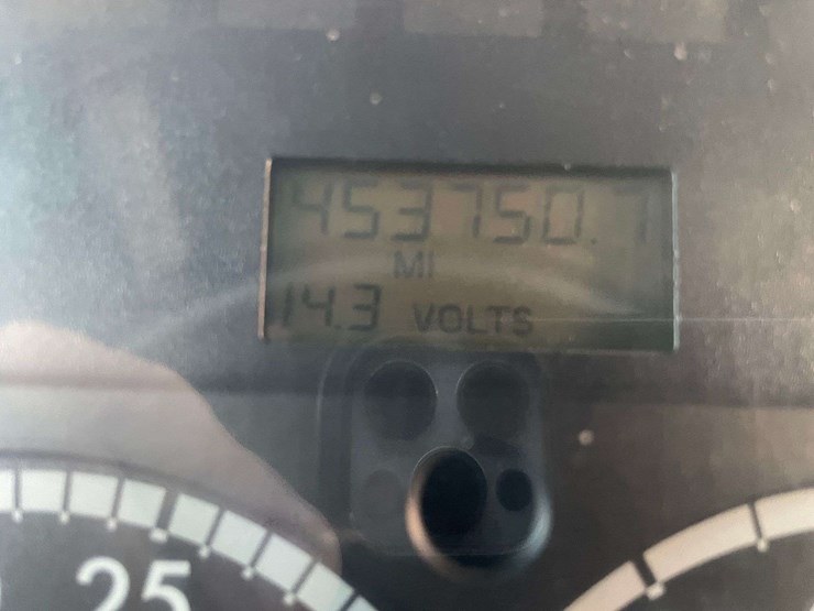2004-freightliner-fs65-image-26