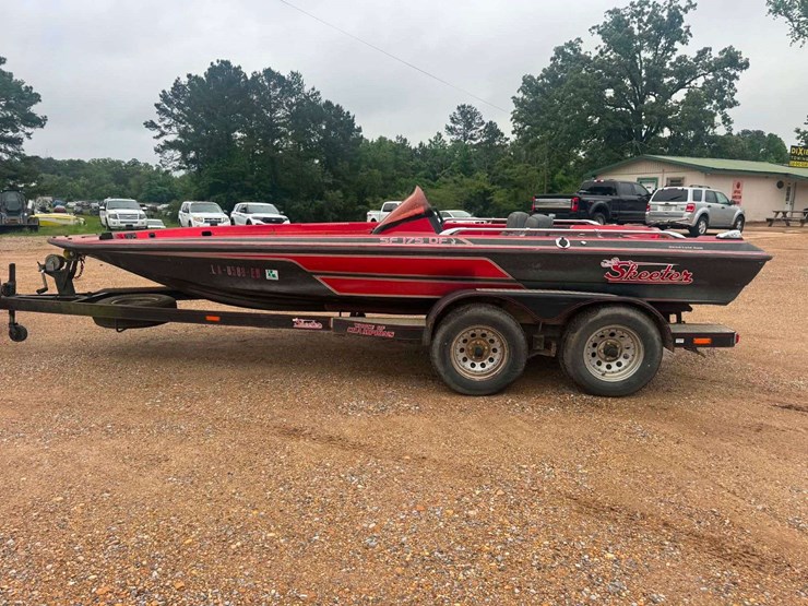 skeeter-sf175df-bass-boat-(no-motor)-image-2