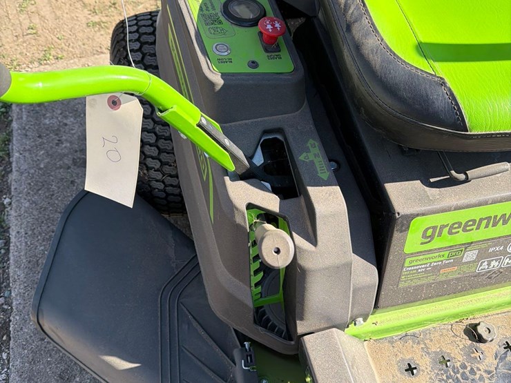 greenworks-pro-crz-428-electric-lawnmower-image-12