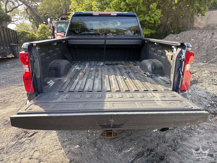 2021-chevrolet-silverado-2500-image-10