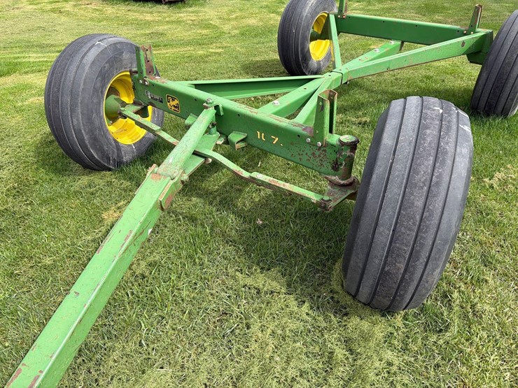 john-deere-1075-image-10