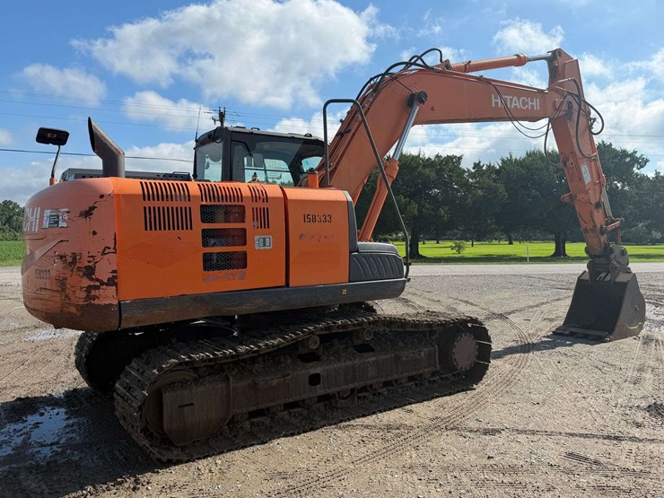 2015-hitachi-zx160-lc-image-2