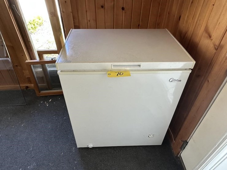 midea-chest-freezer-image-1