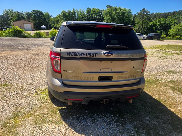 2015-ford-explorer-image-10