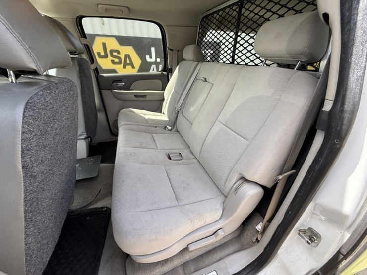 2007-chevrolet-suburban-2500-image-24