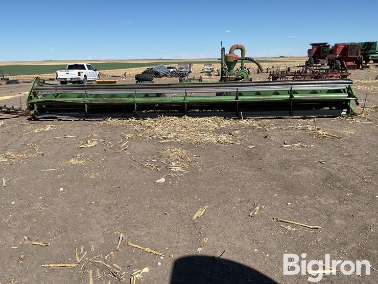 john-deere-230-image-2