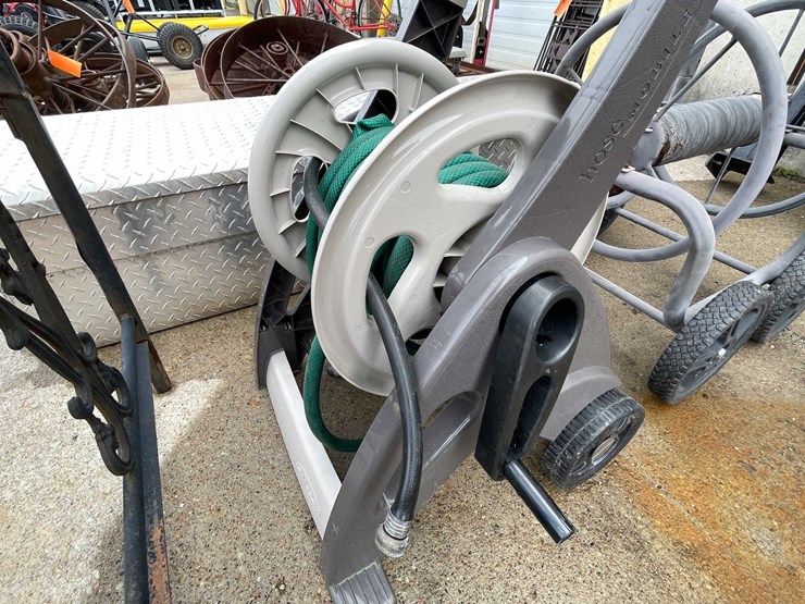 #9084-•-(2)-hose-reels-(o3)-image-2