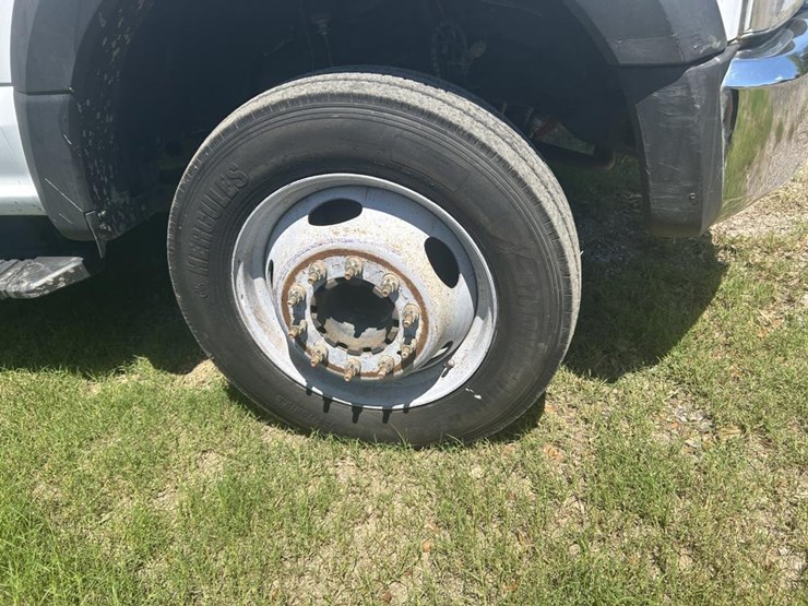 2020-ford-f550-image-4