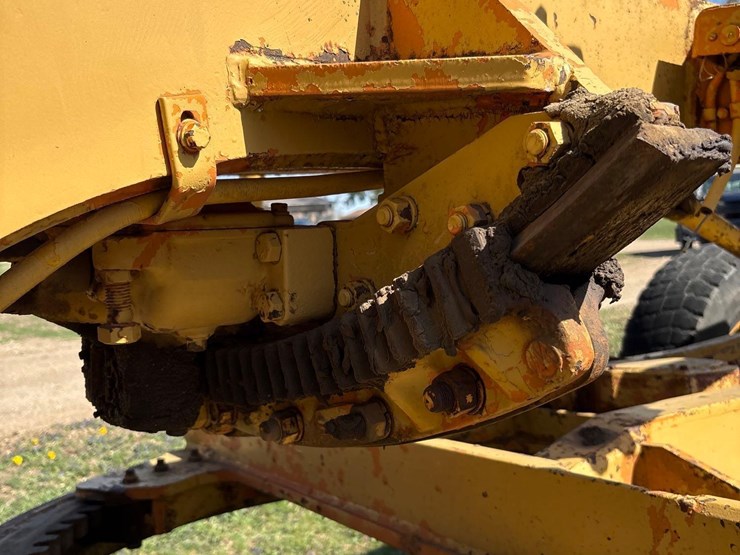 caterpillar-12f-image-38