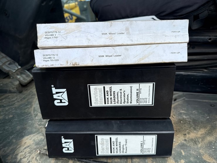 2013-caterpillar-950k-image-112