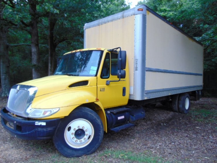 2004-international-durastar-4300-image-1