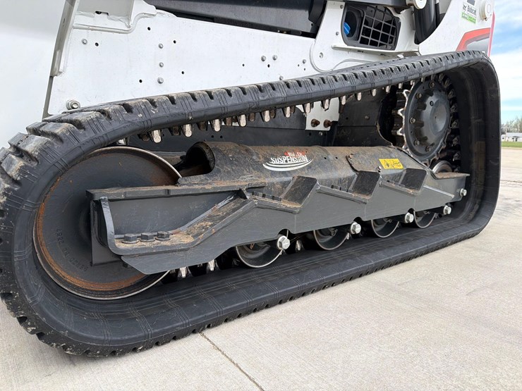 2023-bobcat-t770-image-11
