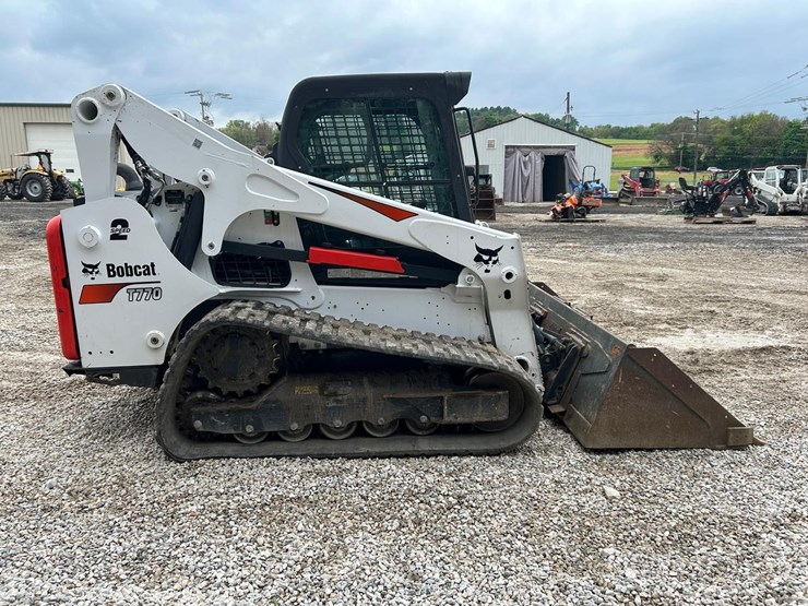 2022-bobcat-t770-image-5