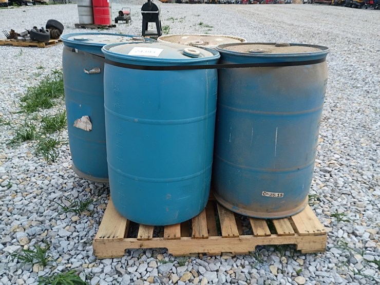 #24393-•-pallet-of-plastic-barrels-image-1