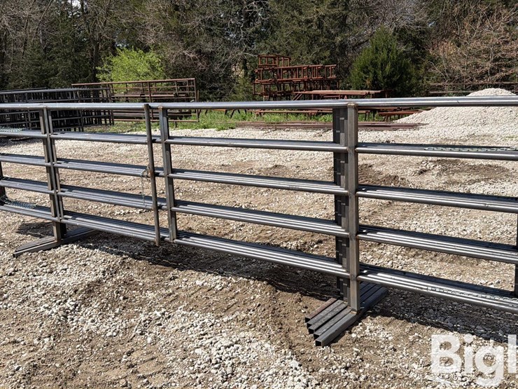 20'-freestanding-livestock-panels-image-5
