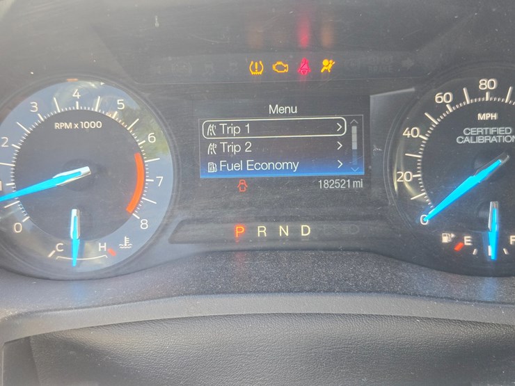 2016-ford-explorer-image-41