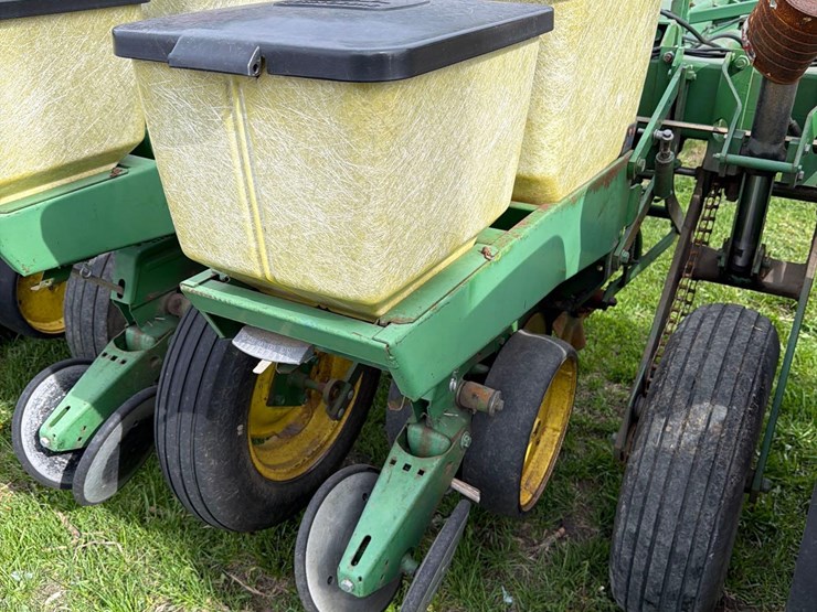 john-deere-7000-image-32