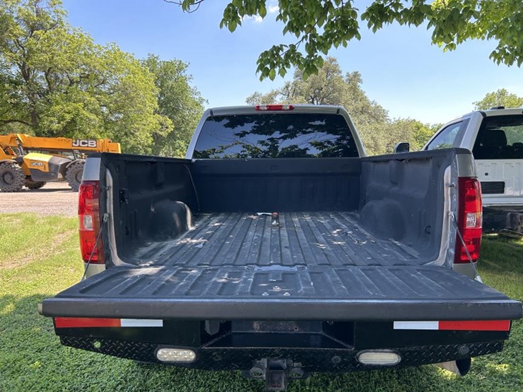2013-chevrolet-silverado-2500-lt-image-9