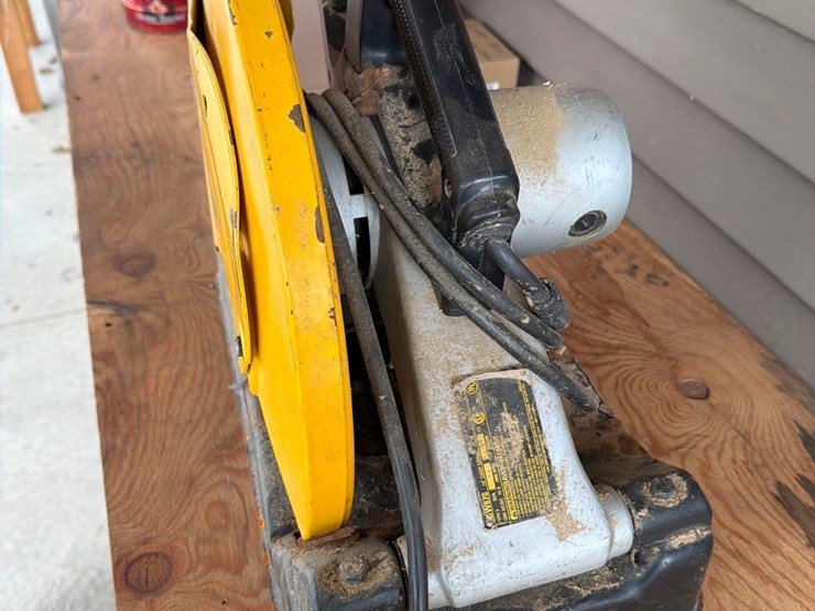 dewalt-chop-saw-image-3