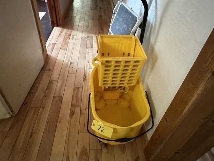 mop-bucket,-step-stool-image-2