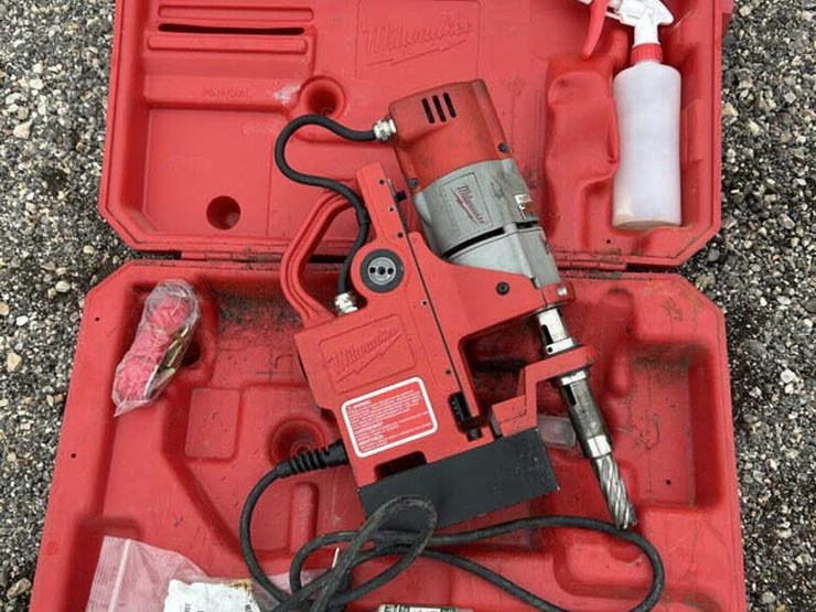 #181-•-milwaukee-mag-drill-electromagnetic-drill-press-image-1