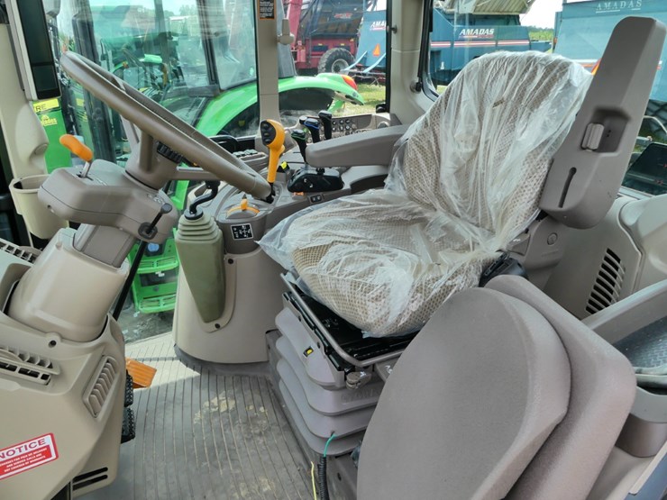 2023-john-deere-6110m-image-10