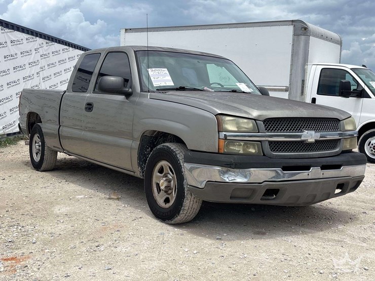 2003-chevrolet-silverado-1500-image-2