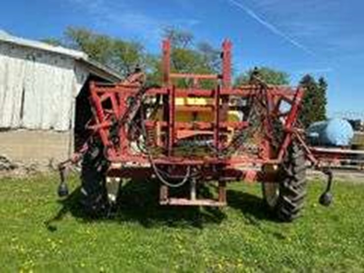 hardi-1000navigator-pull-type-sprayer,-1000-gal.-image-4
